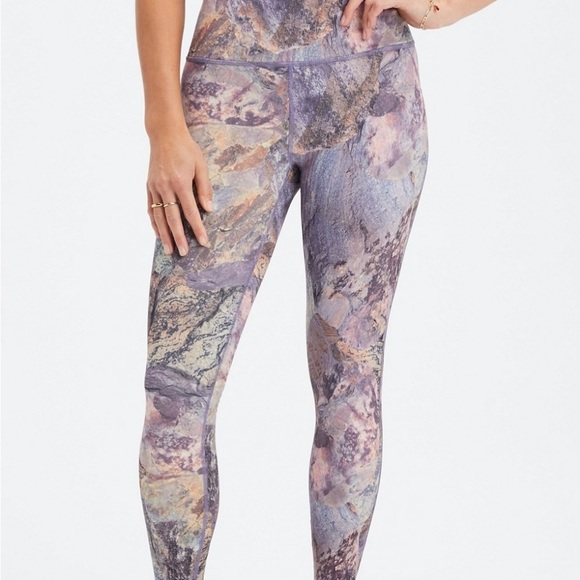 “Orchid Moonrock” Legging 🦄 Fabletics Define Ultra HW 7/8 Legging 🦄 - Picture 4 of 9